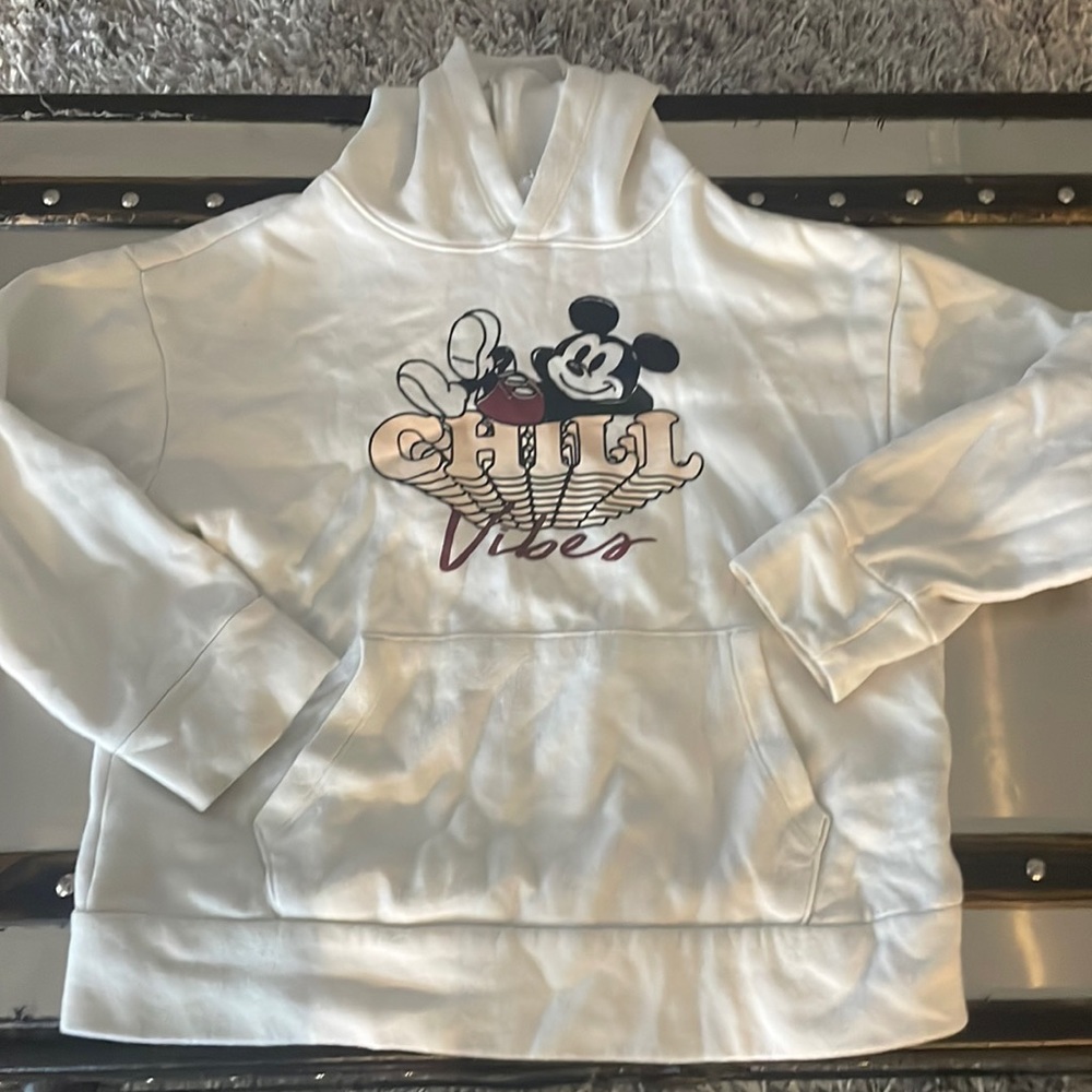 Girls old navy Mickey Mouse sweater size large